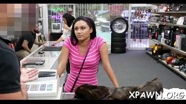 A wicked girl takes up_and offer of specie to have sex_in shop