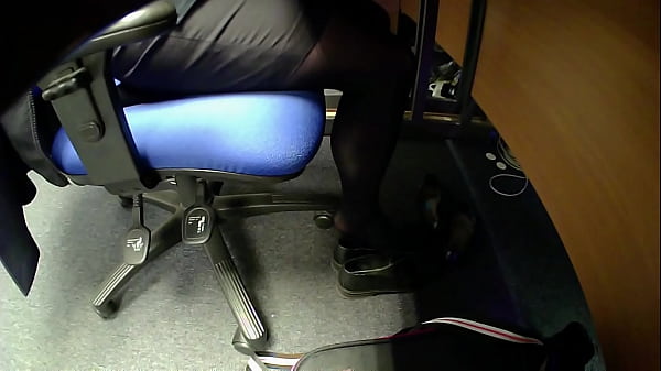 Nonton Nylon Foot Rub thumbnail