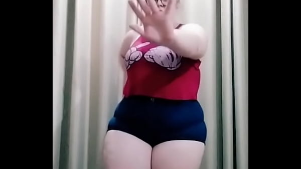 Gordinha dan&ccedilando 2