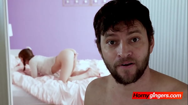 Hot redhead plays with a pussy plug before being fucked_hard