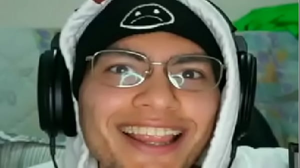 Nonton Cristianghost Siendo Infiel Al Moai, thumbnail