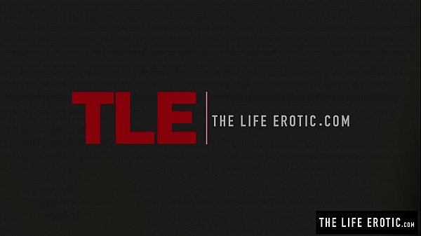 Bondage play for a masturbating redhead