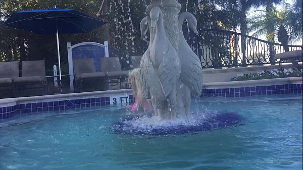 Glamour Babe Kelley Cabbana exposed in HotTub_Public Resort