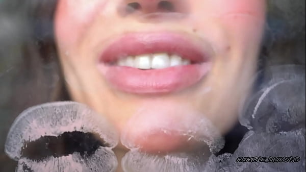 Sensual creamy nude lipgloss kiss 