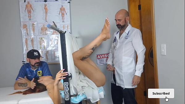 Play MP4 - Trai&ccedil;&atilde;o ginecologista mete na esposa do corno sem ele saber&excl;