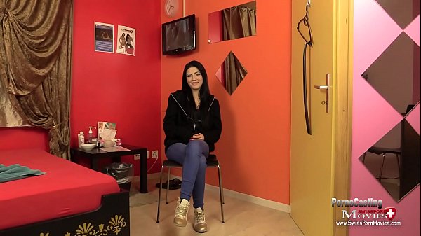 Play MP4 - Teen Mia Evans beim Interview am Porno Casting - SPM MiaEvans20 IV01