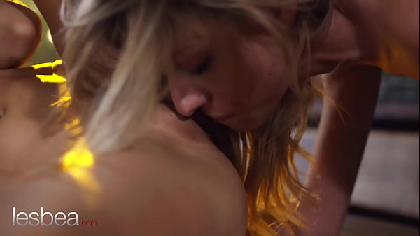 Lesbea Facesitting_lesbian threesome with Rebecca Volpetti and_Talia Mint