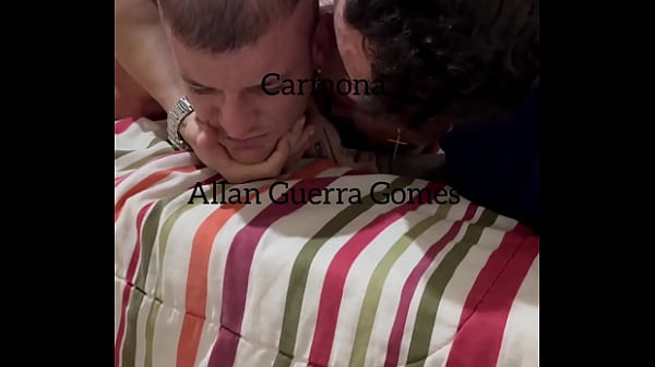 Play MP4 - Carmona faz massagem no Allan Guerra pelado e se aproveita de sua bunda