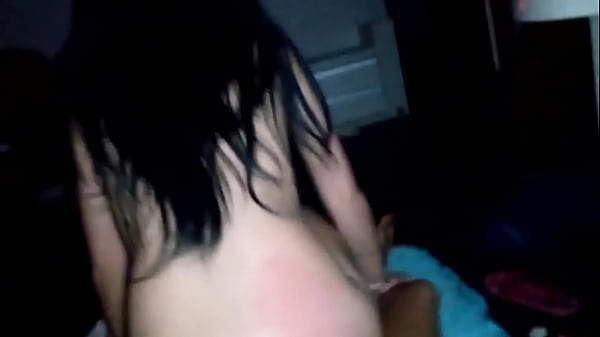 Play MP4 - Branquinha magrinha gemendo bem gostoso ou&ccedil;a