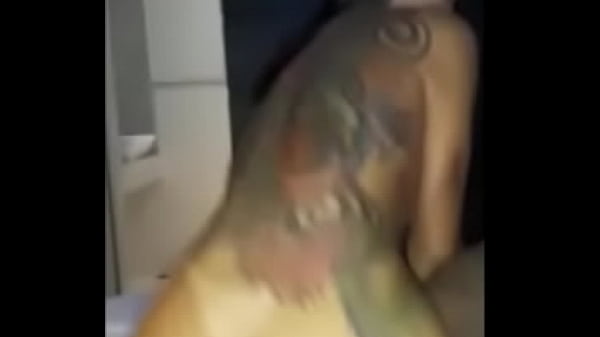 Gostosa_tatuado_dando para o namorado Fatal Fodas