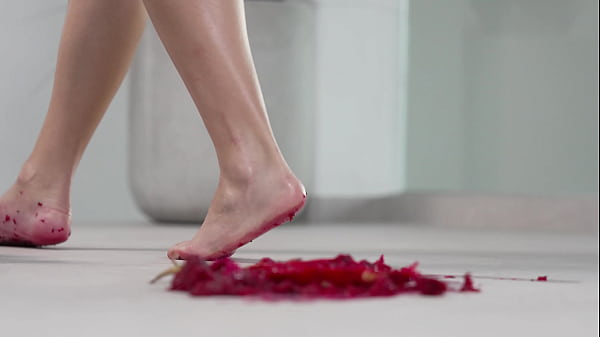 4k hot footfetish crushing fruits with bare feet and high heels
