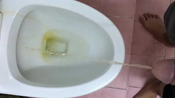 Piss - slow motion