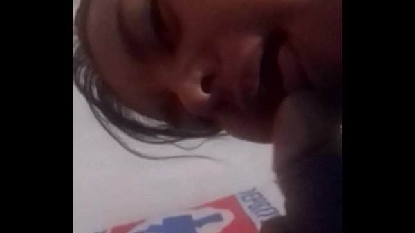 Play MP4 - Mi esposa se la mama a un desconocido