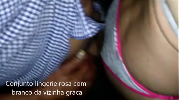 Eu usando o conjunto de soutien e calcinha da minha vizinha 