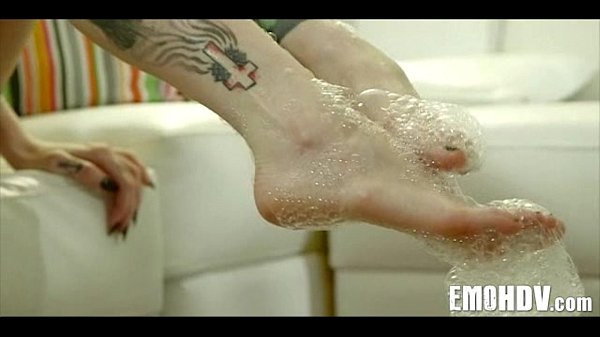 Emo slut_with tattoos 0614