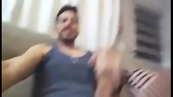 Play MP4 - Mesti&ccedil;o &lpar;japon&ecirc;s brasileiro&rpar; batendo uma&excl;