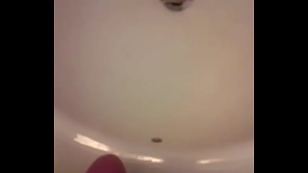 Nonton Hubby Pissing thumbnail