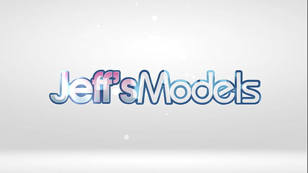 Nonton Fat Hottie Sa Star Fucks Some Toys On Massage Table thumbnail