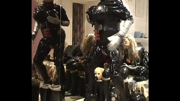 Roxina2007HornyLatexBabe020307.WMV