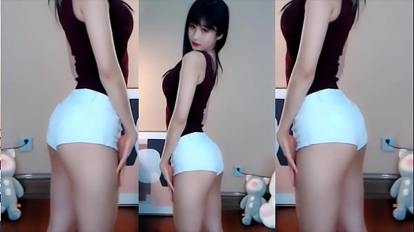 Gái Trung Quốc nhảyquay đầu lại