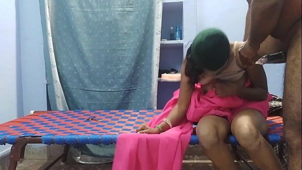 आंड पकड़कर चोकोलेटी लंड चुसती इंडियन लड़की 