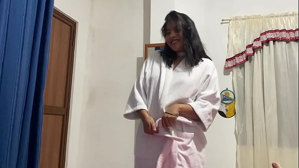 Play MP4 - Seduzco a mi cu&ntilde;ado para que me folle