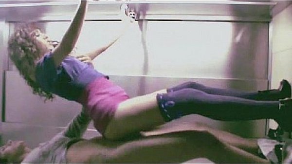 Melody petite - Cogiendo en el Elevador muy rico 