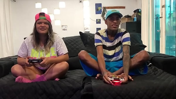 Tava vestida de novinha quando eu fui ver era uma coroa tava lá mesmo nãoperdoeiCompleto No Red