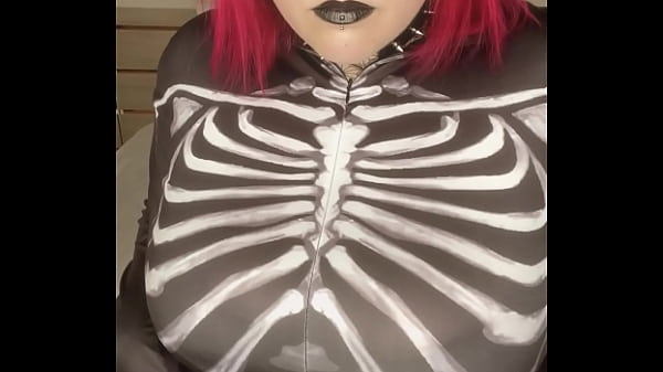 Nonton Teaser De Mon Strip D&rsquo;halloween thumbnail