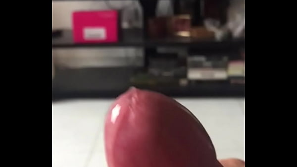 Marturbandome hasta sacar leche