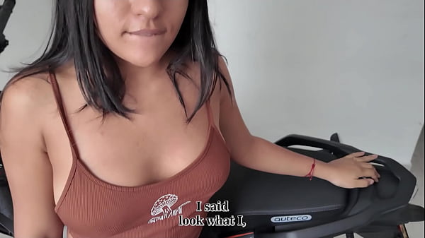 Play MP4 - follo rapidamente con mi amiga antes de irse