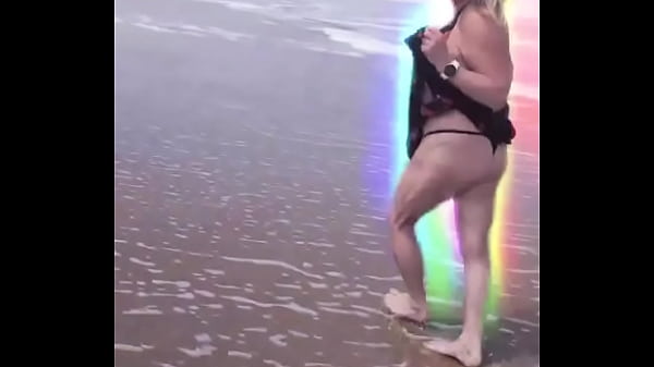 Mommy says come to sunny florida and let's go to the beach and play mommy loves to play in the sun sand and water 