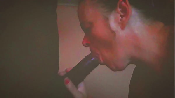 Coroa dando umabela mamada