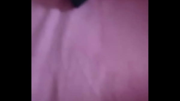 Play MP4 - 粉墨人生-小骚货需要有人来帮她给她的小骚穴止痒