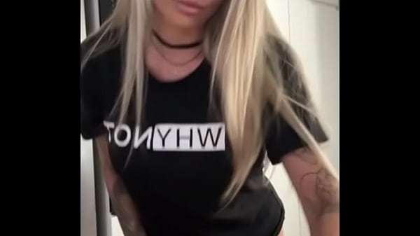 Nonton They Are Irresistable Oiled Up thumbnail