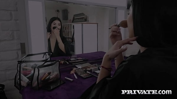 Nonton Lady Dee Gets Wild In A Gonzo thumbnail