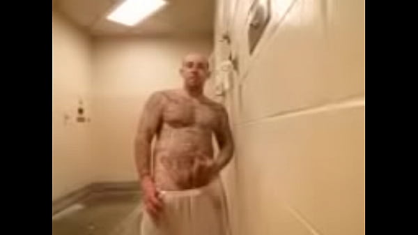 Play MP4 - Real prison shower solo