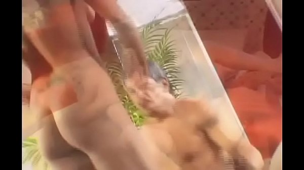 Play MP4 - Hausfrau bekommt es richtig besorgt-da er sieht wie sie den Poolboy ansieht