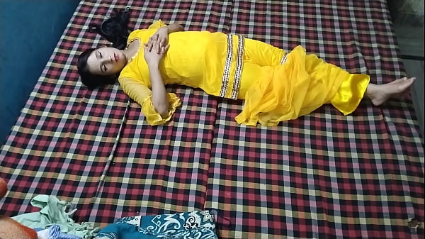 Real Housewife From Indian In Sari Seductive Pussy Fucking Video thumbnail