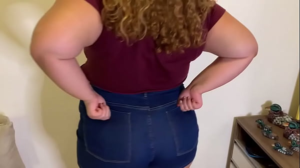 Play MP4 - Putinha se exibindo para o padrasto safado