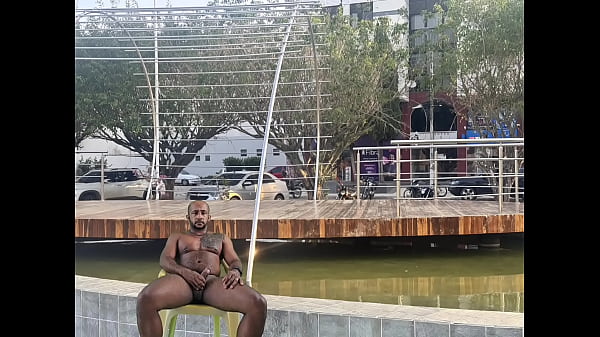 Exibindo o meu dote em varias pra&ccedil;as pulblicas 