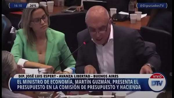 Pelado_salvaje_se coje_a todos_en la camara de_diputados