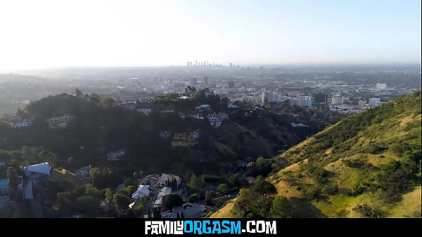 Nonton Red Head Stepmother Reprends Her Lazy Stepdaughter For Leaving The School thumbnail