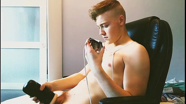 Play MP4 - Saying Dirty Things To Her Over The Phone Makes Me Cum