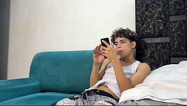 Nonton La Traviesa De Mi Hermanastra Me Sorprende Haci&eacute;ndome La Paja. thumbnail