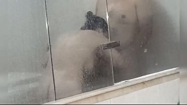 Mi Amiga Argentina Me Regala Una Follada En La Ba&ntilde;era Con Una Buena Montada thumbnail