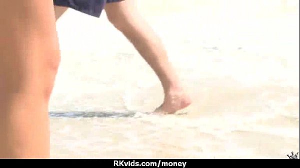 Hot sexy amateur babe needs a liftand takes cash_26