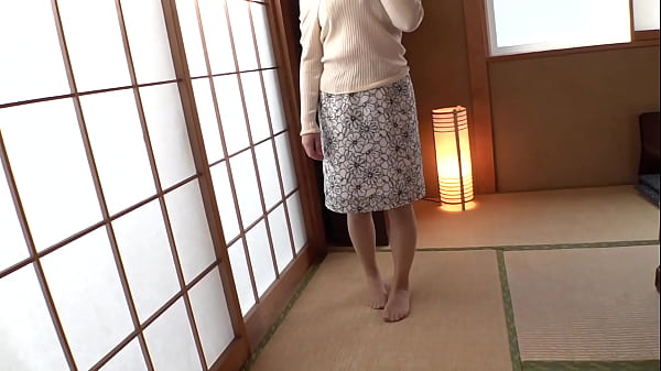 Play MP4 - Beautiful busty japanese milf 4