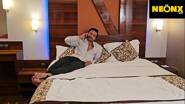 Nonton Indian Desi Porn Star Ashi Calling Her Boyfriend To Fucked With Huge Cock thumbnail