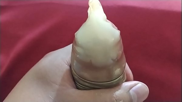 Play MP4 - Eyaculando en cond&oacute;n